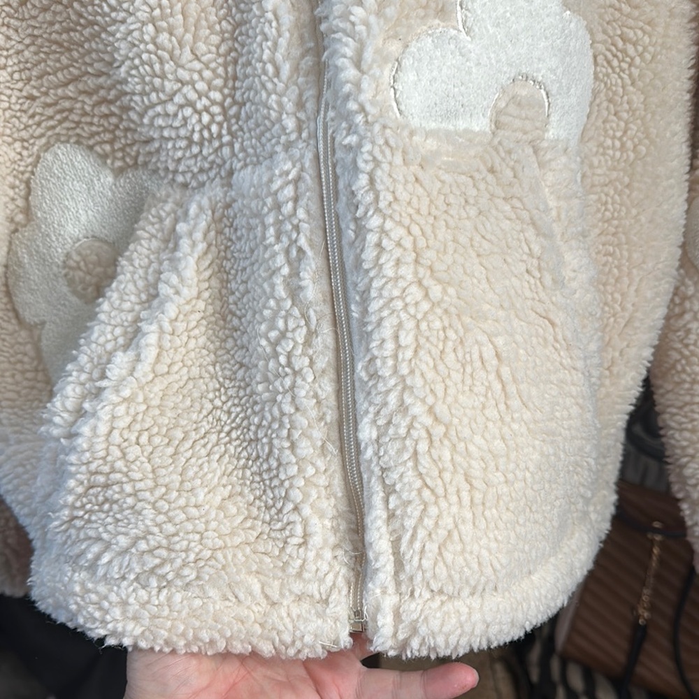 Cozy Cream and White Teddy Jacket with Heart Design - Picture 2 of 6